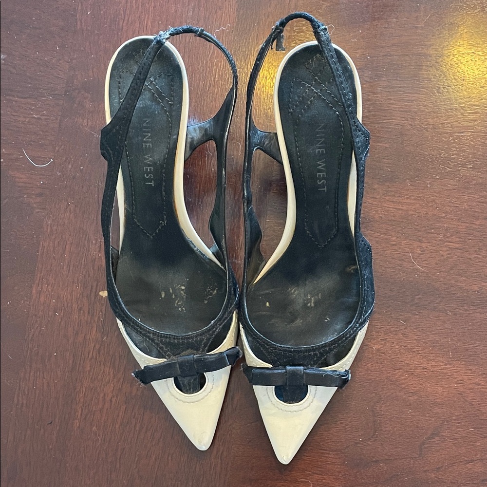 Nine WestSz 6.5 Karolane Black and Cream Heels with Bow Detail